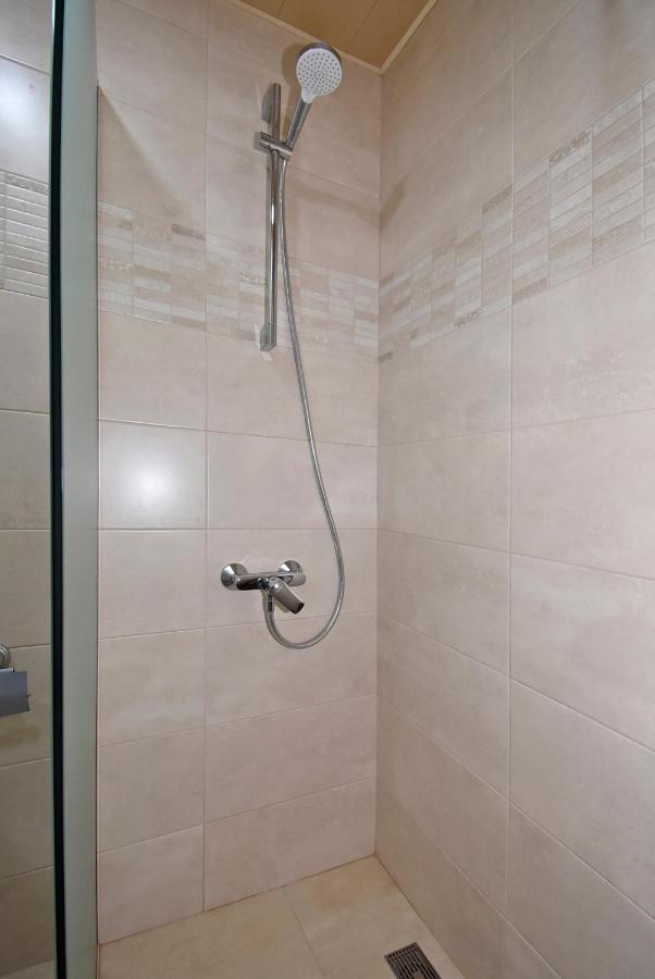 The Nut Guest House Yerevan Bagian luar foto